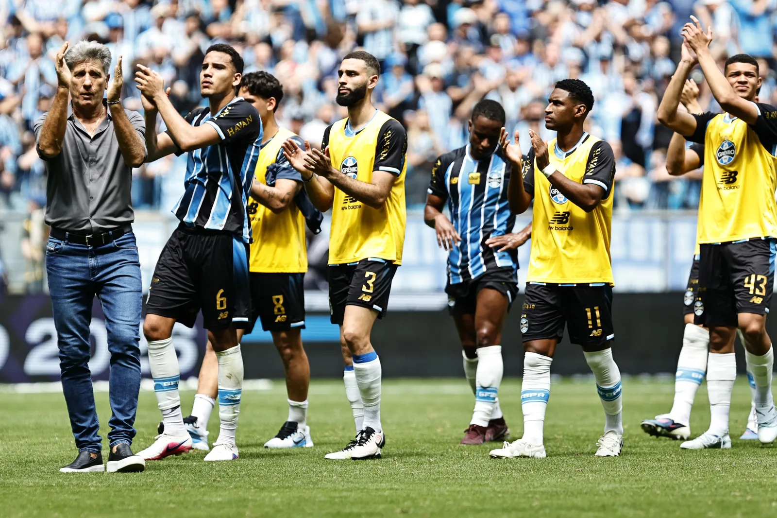 Grêmio fica no Z-4 após empate com Palmeiras na estreia de Renato