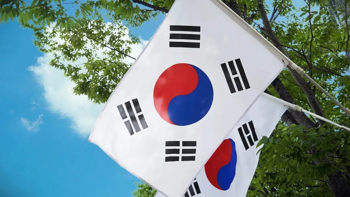 Navio sul-coreano conclui teste de rota comercial pelo Ártico até a Europa