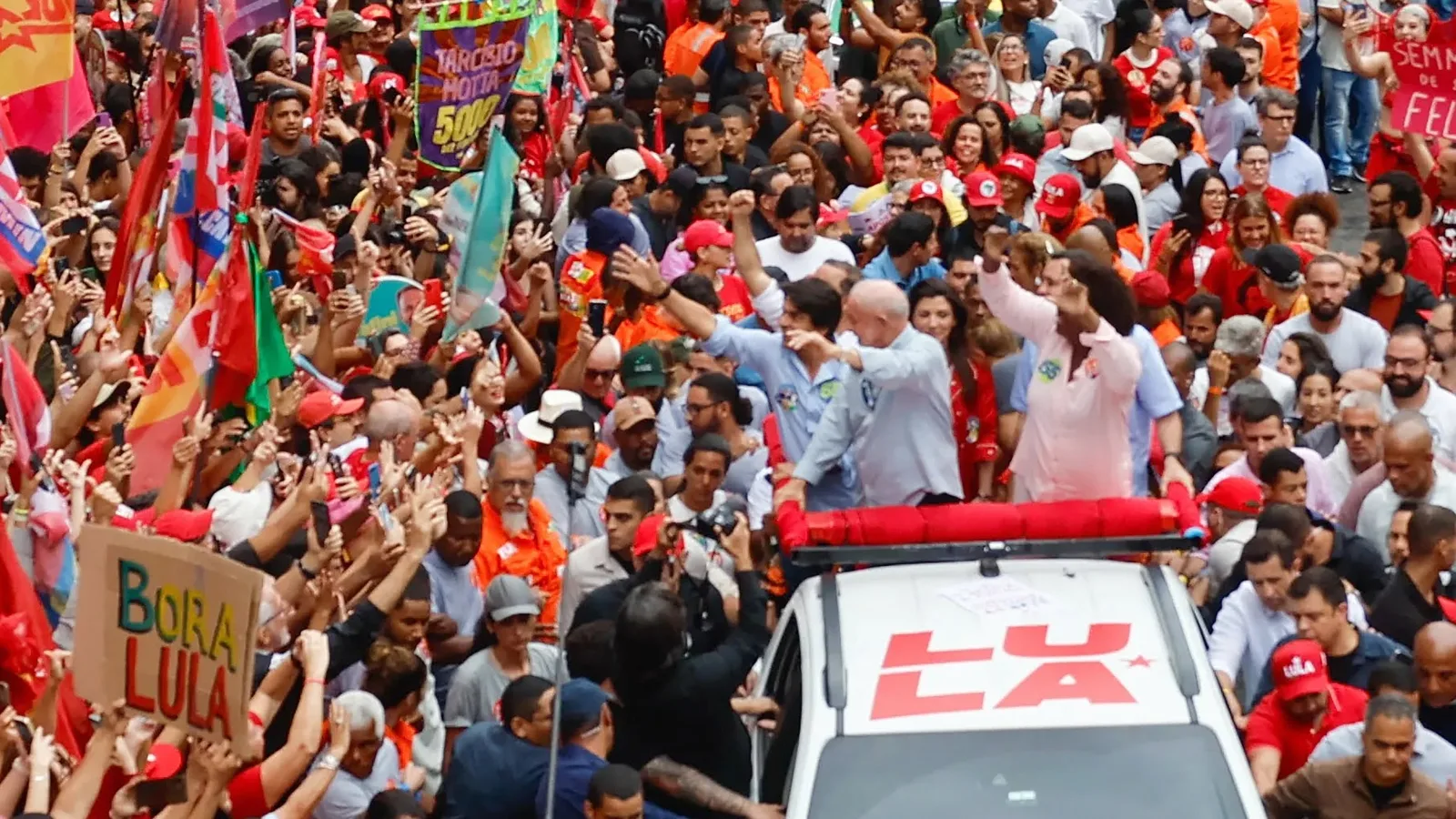 Lula pede mobilização para tentar vencer a eleição presidencial no primeiro turno