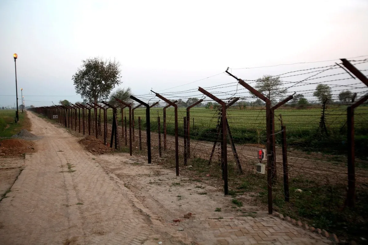Paquistão diz que disparos indianos mataram dois civis na fronteira