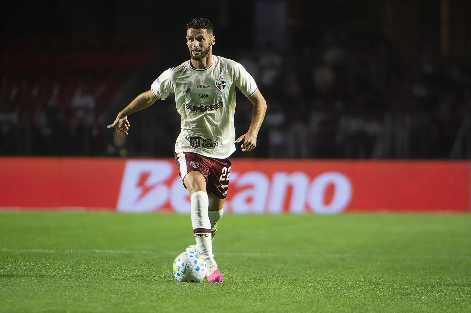 Domingos Duarte passa por cirurgia e fica fora da temporada do São Paulo