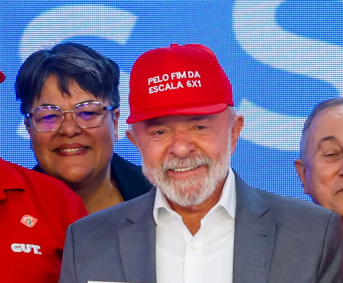 Senado aprova fim da escala 6 X 1 com 75 votos em cada turno