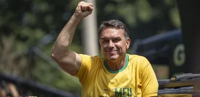 Mercados no exterior reagem à vantagem de Flávio Bolsonaro no primeiro turno