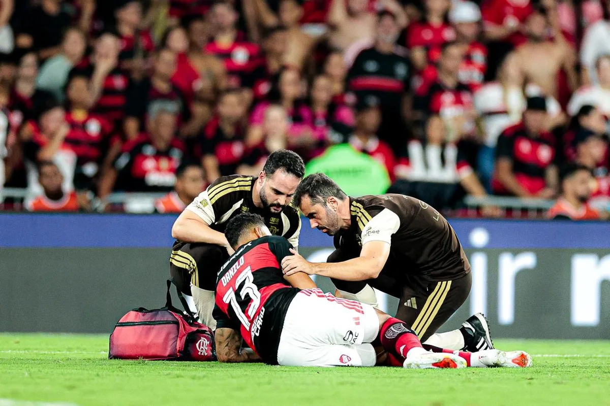 Danilo sofre duas fraturas na mandíbula e será operado pelo Flamengo