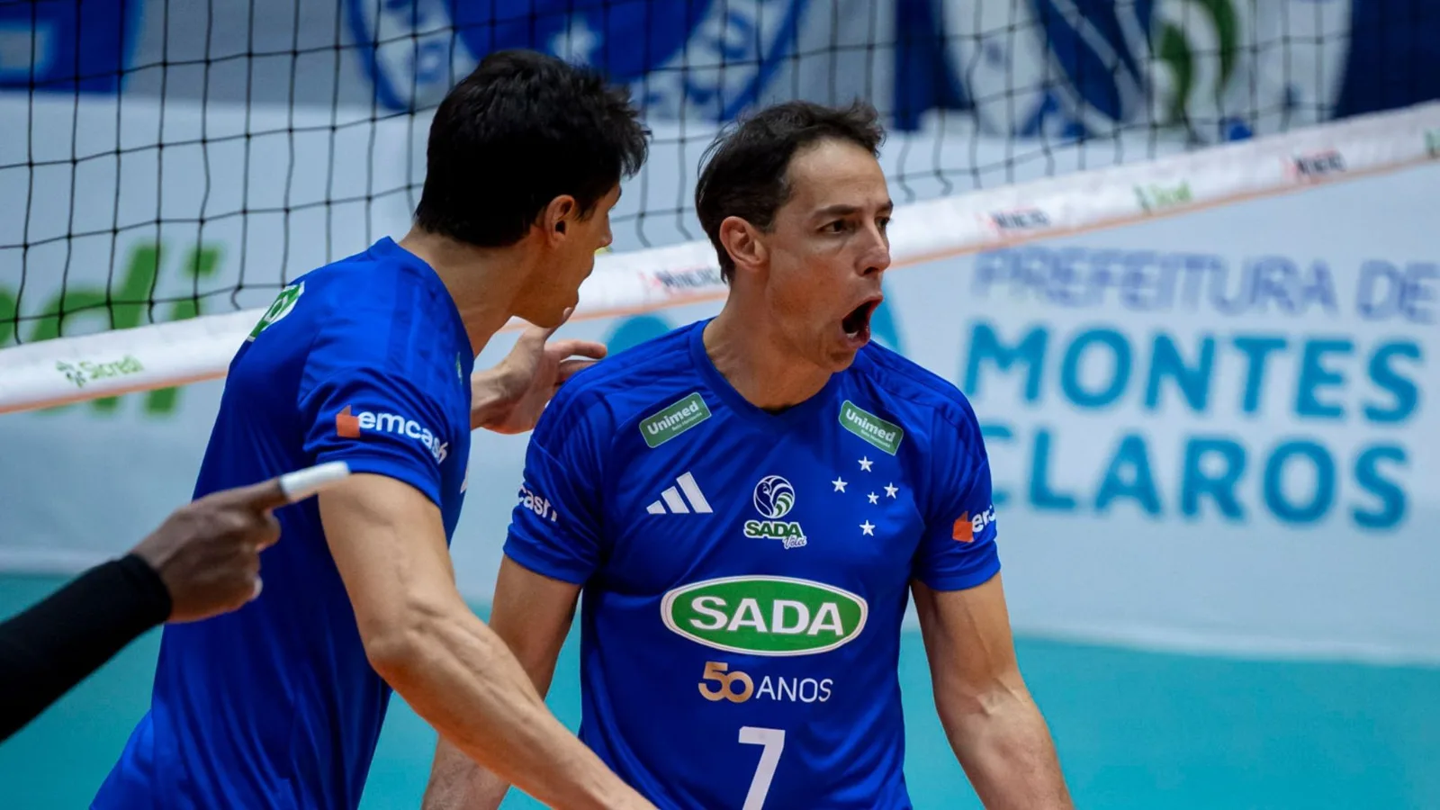 Rapha retorna após aposentadoria em vitória do Cruzeiro no Mineiro